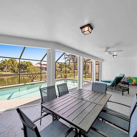 Luxury Waterfront Haven In Cape Coral - Dog-Friendly Escape With Private Pool Βίλα Εξωτερικό φωτογραφία