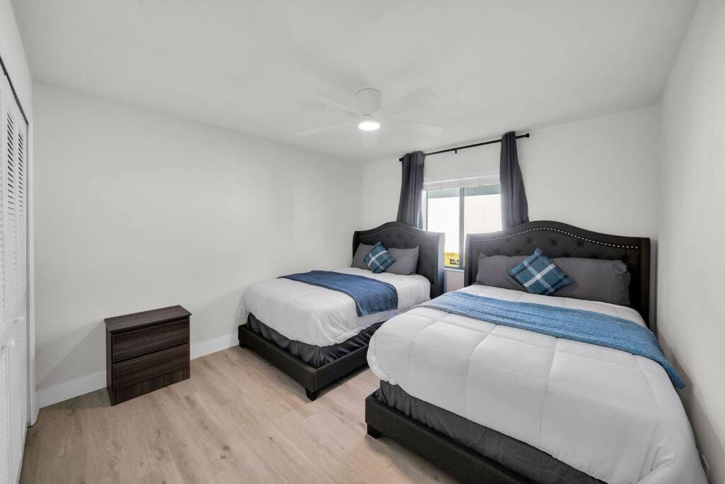 Luxury Waterfront Haven In Cape Coral - Dog-Friendly Escape With Private Pool Βίλα Εξωτερικό φωτογραφία
