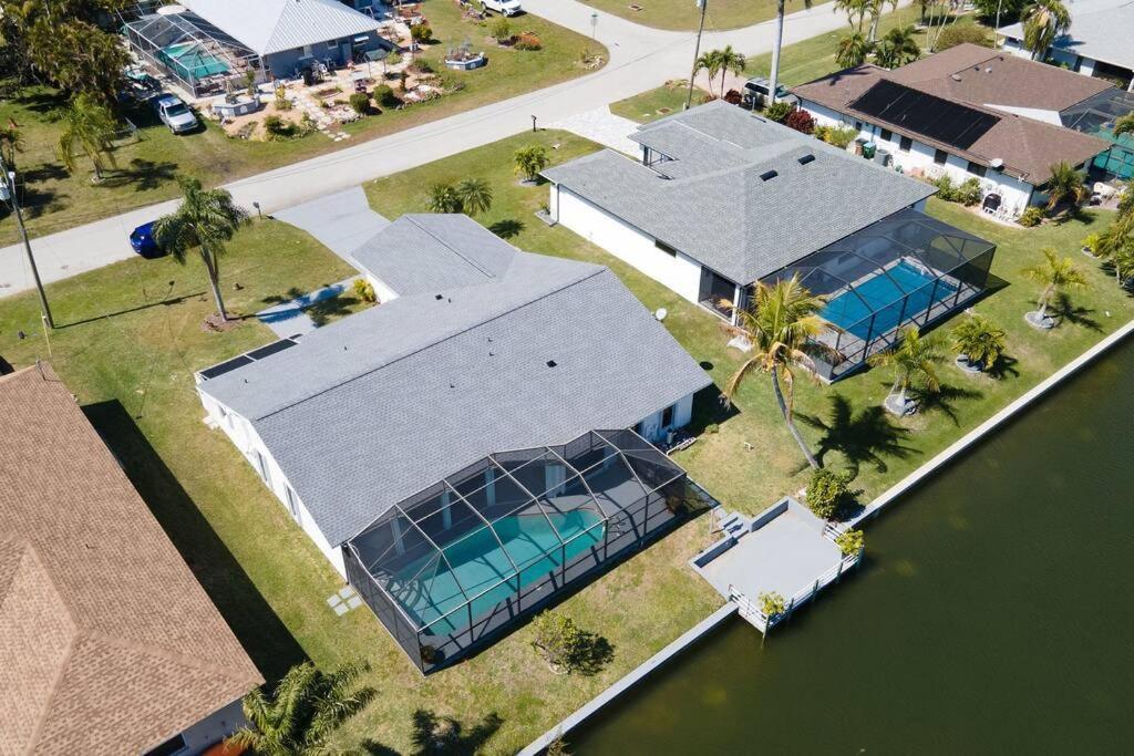 Luxury Waterfront Haven In Cape Coral - Dog-Friendly Escape With Private Pool Βίλα Εξωτερικό φωτογραφία