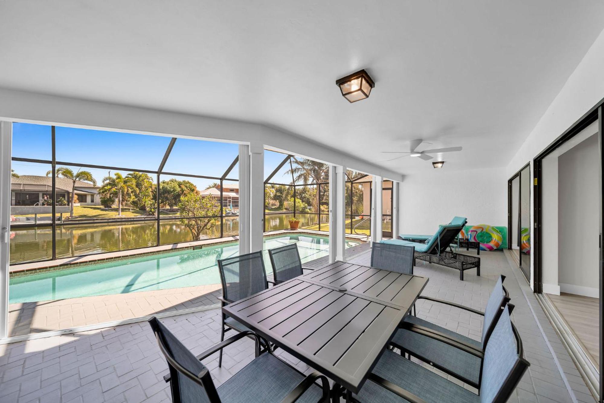 Luxury Waterfront Haven In Cape Coral - Dog-Friendly Escape With Private Pool Βίλα Εξωτερικό φωτογραφία
